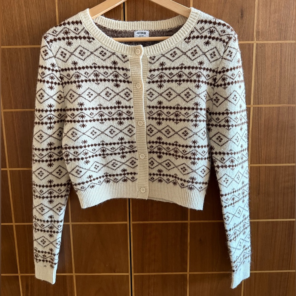 Cropped Beige and Brown Patterned Cardigan
